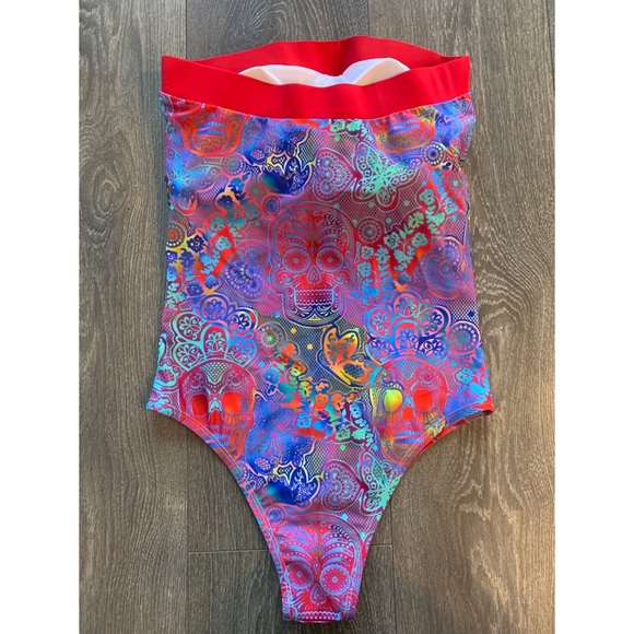 Brand new swimsuit size S/4US - Picture 3 of 4